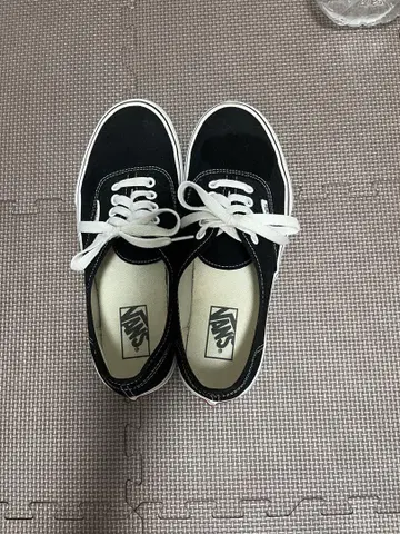 Vans 블랙 로우 컷 스니커즈