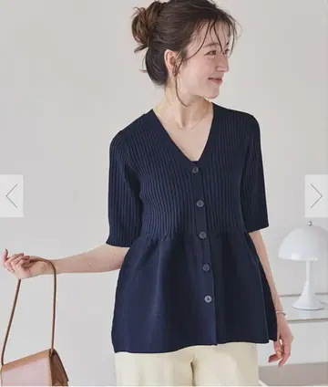 titivate 앞뒤 2way 하프 슬리브 페플럼 니트 탑 네이비