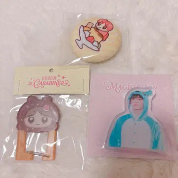 BTS 테테 V 태현 마스터 아크릴 스탠드 카라비너 새상품 캔뱃지