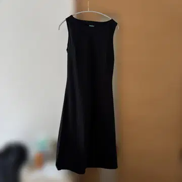 베네통 원피스 무릎 기장 보트넥 블랙