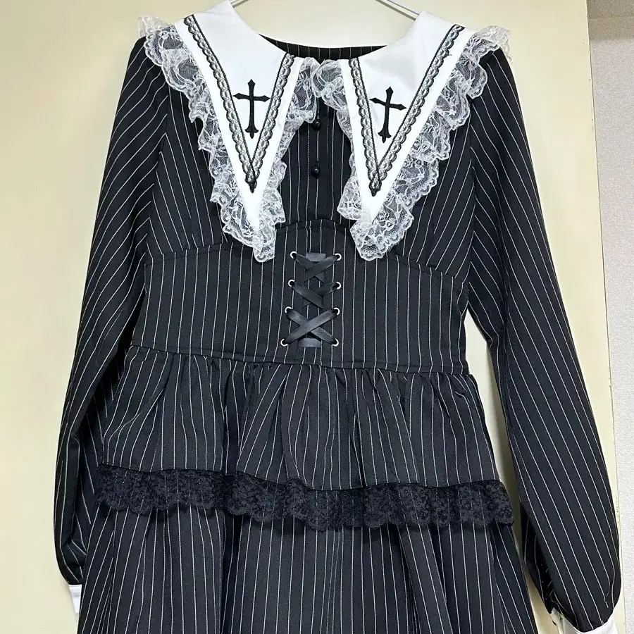 Mars Cross Embroidery Three-Tier Frill Set, Jirai-kei, Yangeri