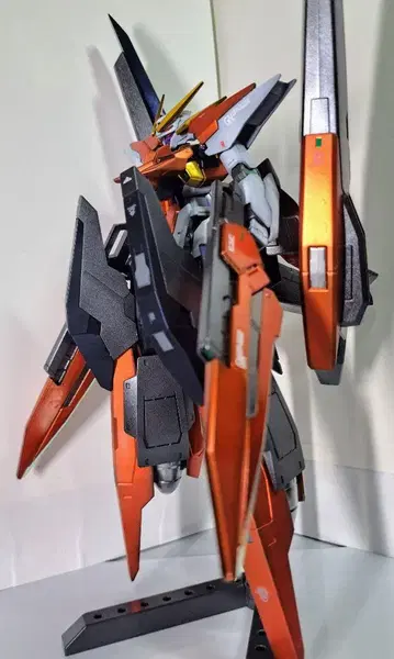 HG 건담 할루트 최종 결전 사양 말루트 모드 페인팅 완료품