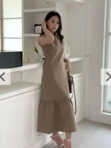 ANNABELLE PEPLUM DRESS (BEIGE)