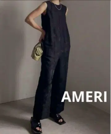 새상품 AMERI 자수 블랙 살로펫 슬리브리스