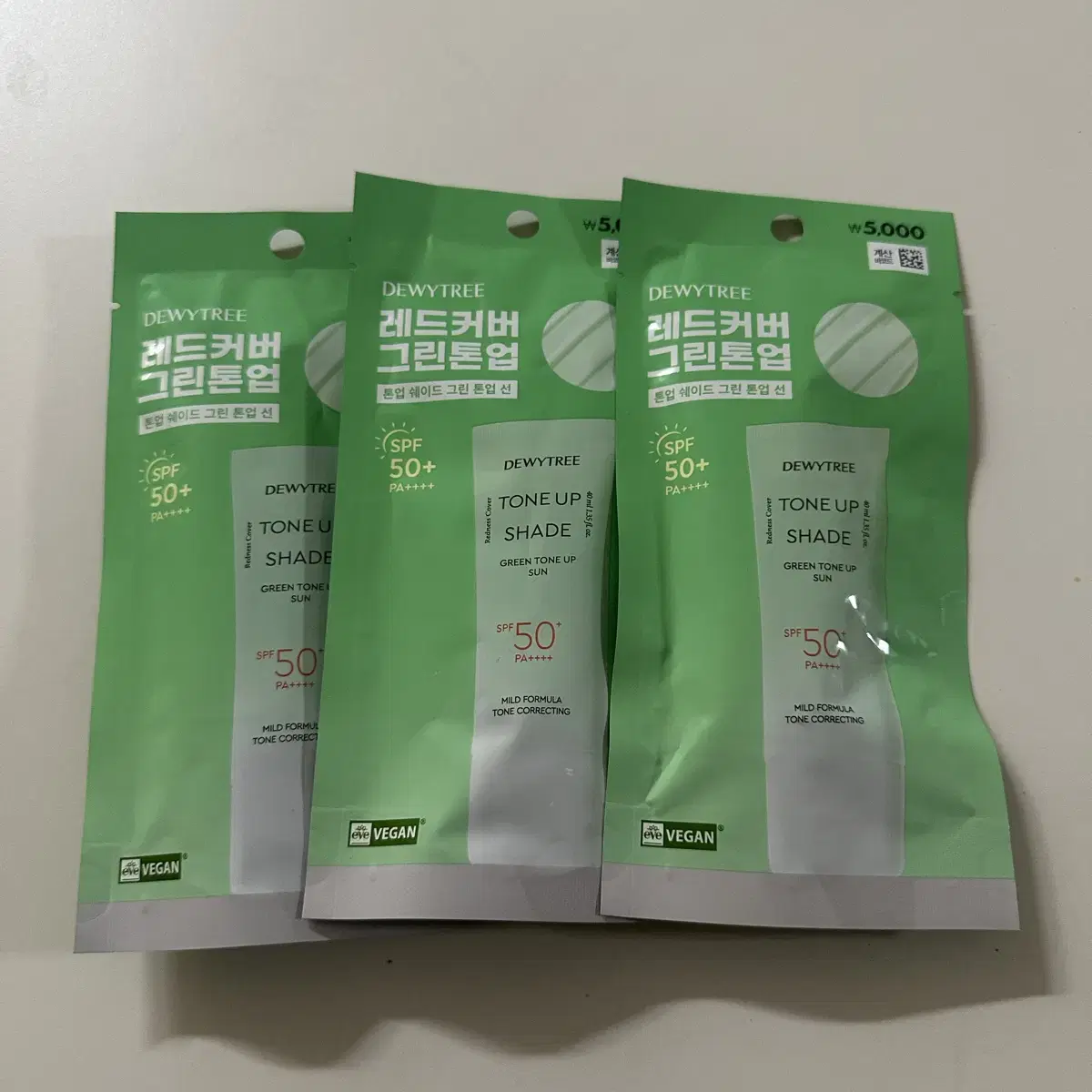 [New Product] Dewytree Tone Up Shade Green Tone Up Sun, 3 in bulk