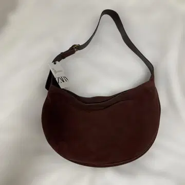새상품 자라 다크 브라운 스웨이드 숄더백