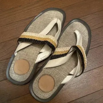 오로비안코 샌들