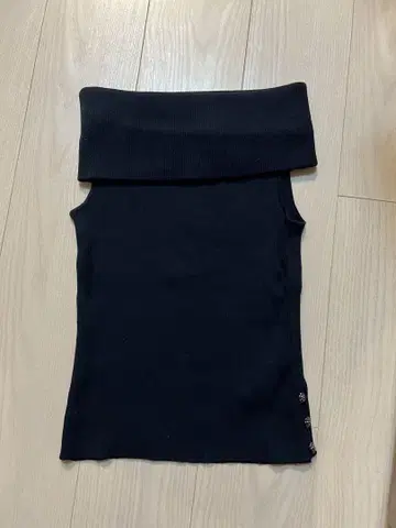 Rene 르네 미사용 새상품 오프숄더 니트