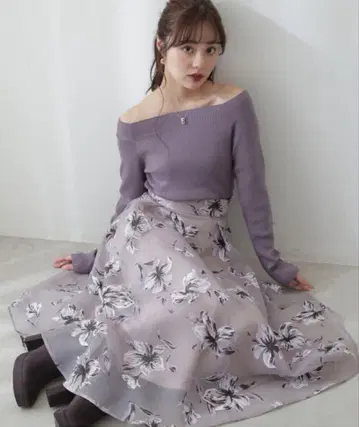 PROPORTION BODY DRESSING 러버 플라워 턱 스커트
