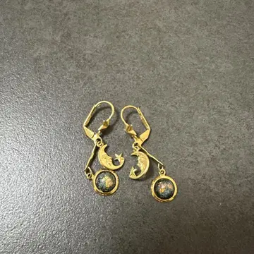 달과 별 디자인 귀걸이(양쪽 귀용)