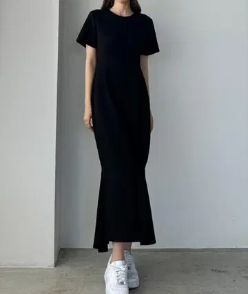 Louere 스트레치 컷 머메이드 원피스