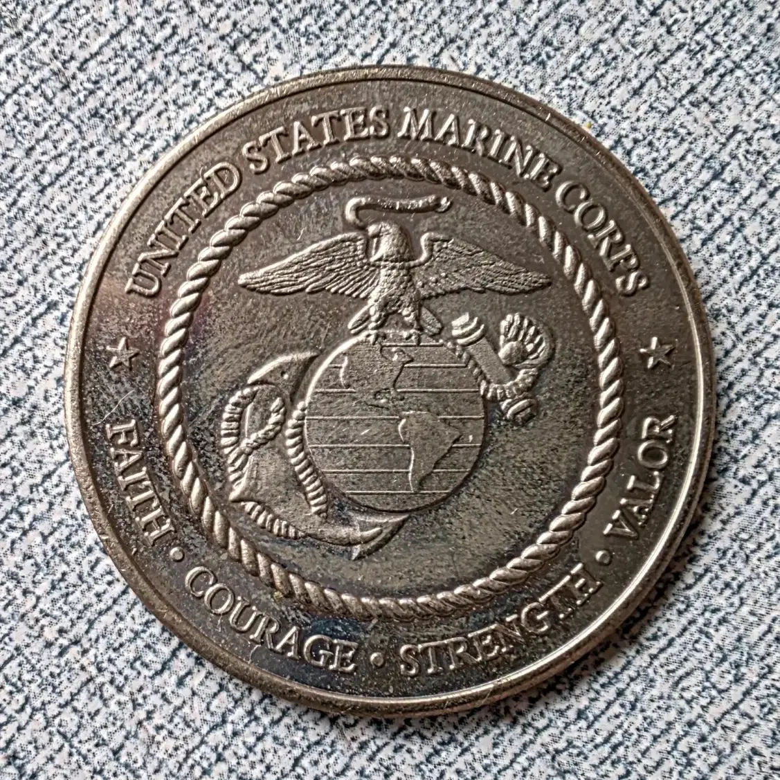 U.S. Navy Coin (USS Emory S. Land), and 1 other on Bunjang