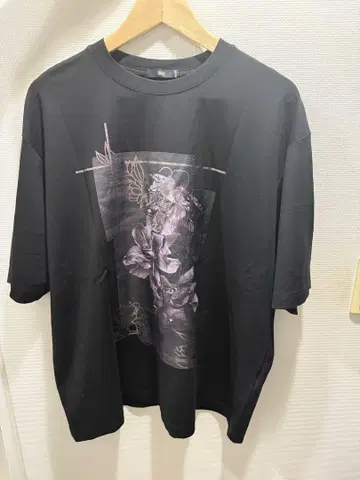 HARE 프론트 아트 프린트 티셔츠