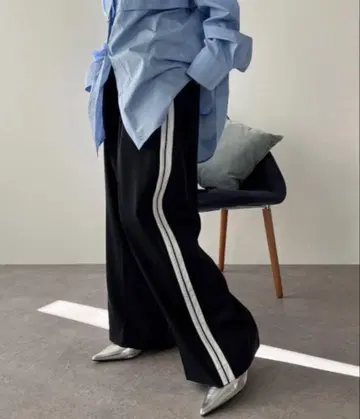 HANNE 사이드 라인 와이드 팬츠 네이비