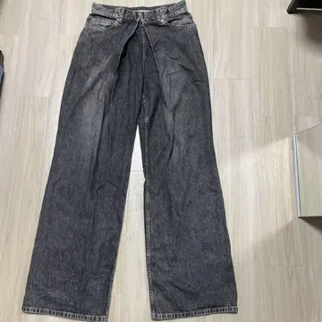 세탁된 데님 와이드 팬츠