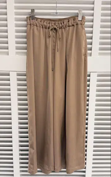 아르모와르 카프리스 새틴 와이드 팬츠 골드 밴딩 M