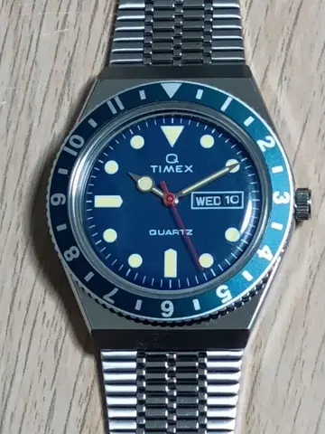 TIMEX Q (타이맥스) 블루 다이얼 블루 베젤 TW2U61900