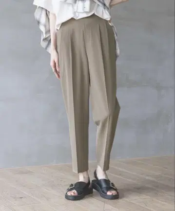 글로벌 워크 우츠쿠 실루엣 DRY 테이퍼드 팬츠