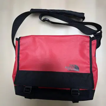 THE NORTH FACE 메신저 백 레드/블랙