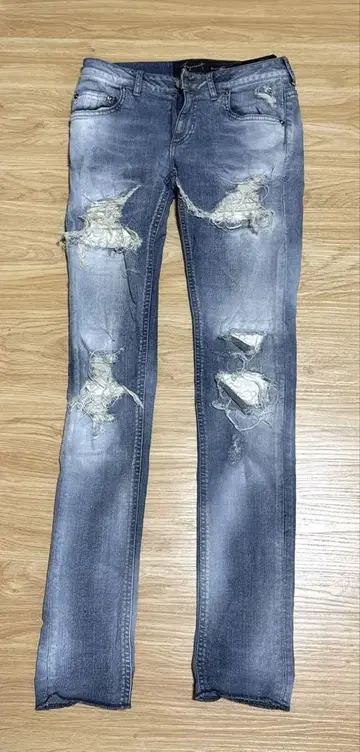 토시키 아오키 데님