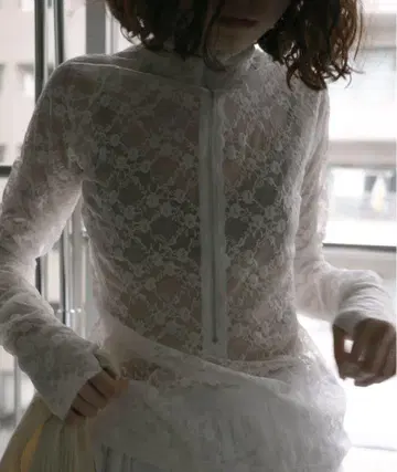 GLITTER LACE TOPS 하프 지퍼 라메 레이스 탑 igi