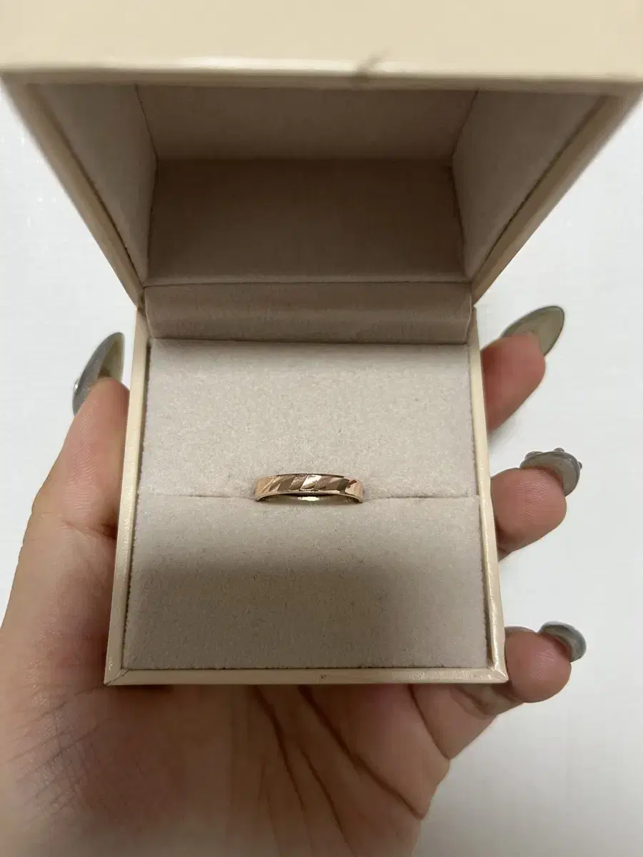 A beautiful rose gold 14k gold ring.