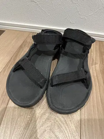 Teva 블랙 스포츠 샌들