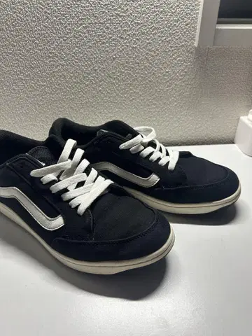 VANS 블랙 스니커즈