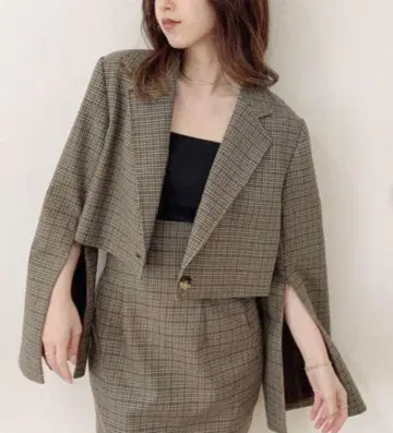dazzlin 숏 슬리브 지퍼 자켓