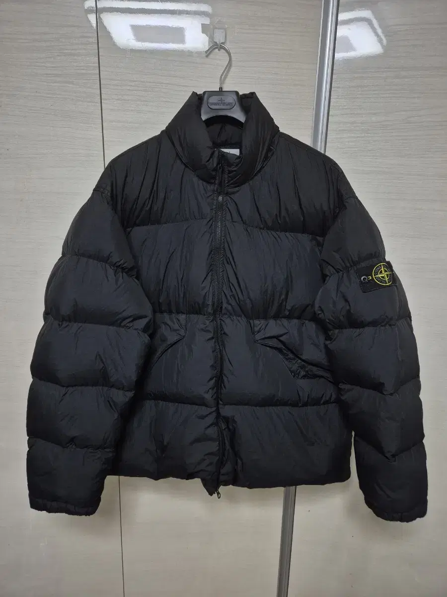 [3XL] 23fw Stone Island Non-Hooded Crinkle Reps Short Padding Black
