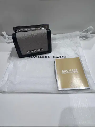 마이클코어스 3단 폴더형 지갑 그레이/블랙