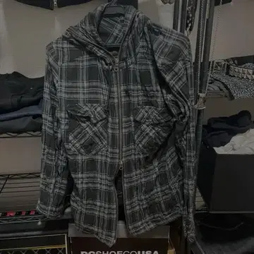 체크 무늬 후드티
