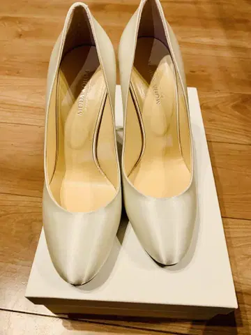MODA KOJIMA 미사용 웨딩 아이보리 새틴 하이힐