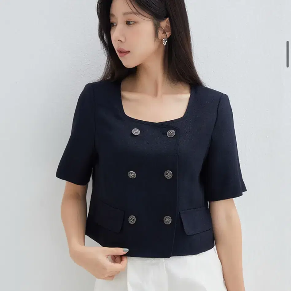 Roem[ロエム] Linen Like Short Sleeved Jacket Le Vintage Jacket Raw Hem in Rossum Rips – FRAME