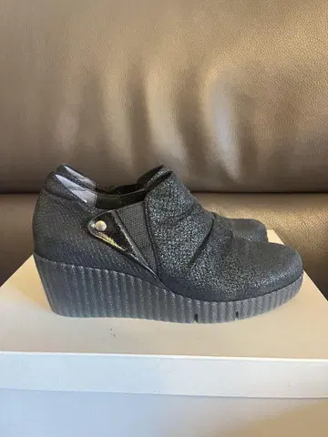 블랙 토끼 여성용 신발 예쁜 23.5cm