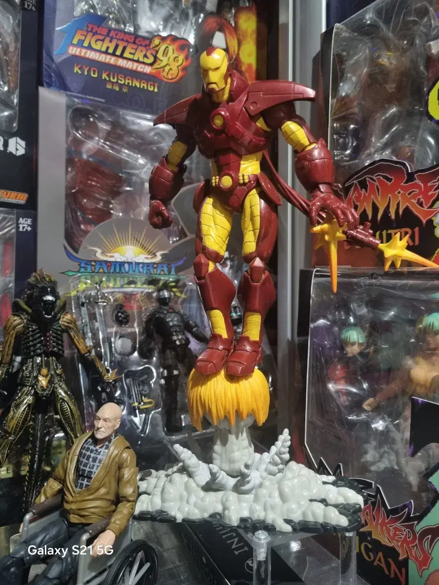 MCU 미스테리오 의상 비교 (스포일러) : r/marvelstudios, image size:900x1200