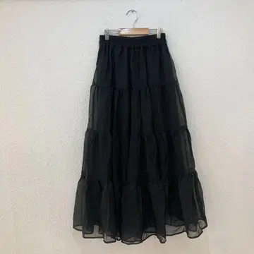 마제스틱 레곤 시어 볼륨 티어드 스커트