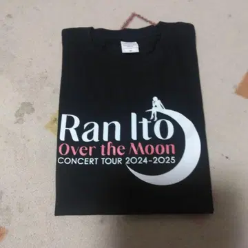 Ran Ito Over the Moon 티셔츠 M 사이즈