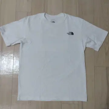 THE NORTH FACE 화이트 티셔츠 s