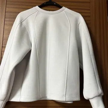 띠어리 럭스 탑