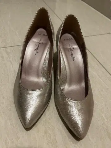 실버 스틸레토 하이힐