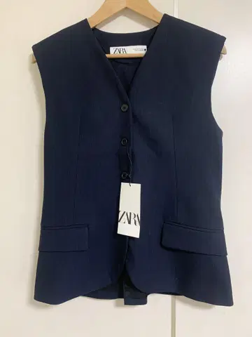 미사용 새상품 ZARA 자라 핀스트라이프 베스트 M 베스트