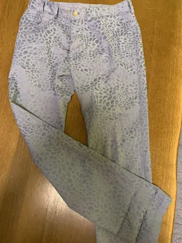 멘티노라스 레오파드 무늬 프린트 슬림 핏 팬츠