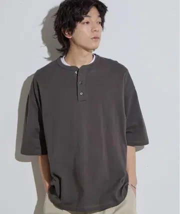 SLICK 사슴 무늬 헨리넥 티셔츠