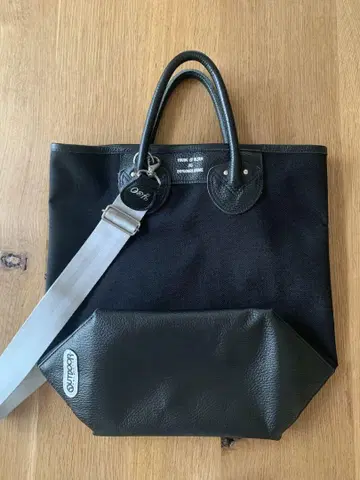 Young & Olsen 토트백 & 숄더백. 아웃도어 프로덕츠 콜라보