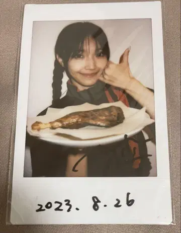 ExWHYZ maho 폴라로이드