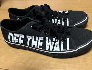 VANS OFF THE WALL 블랙 스니커즈