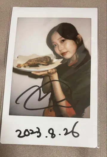 ExWHYZ mayu 폴라로이드