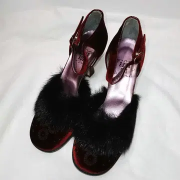 ANNA SUI 안나수이 퍼 비즈 샌들 뮬 24cm