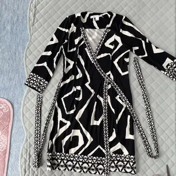 Diane von Furstenberg 랩 드레스 사이즈 6